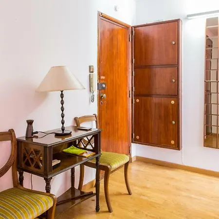 Apartment In Downtown Near Metro Station Lisbon