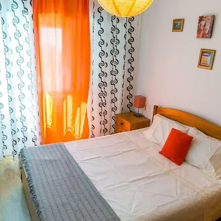 Apartment In Downtown Near Metro Station